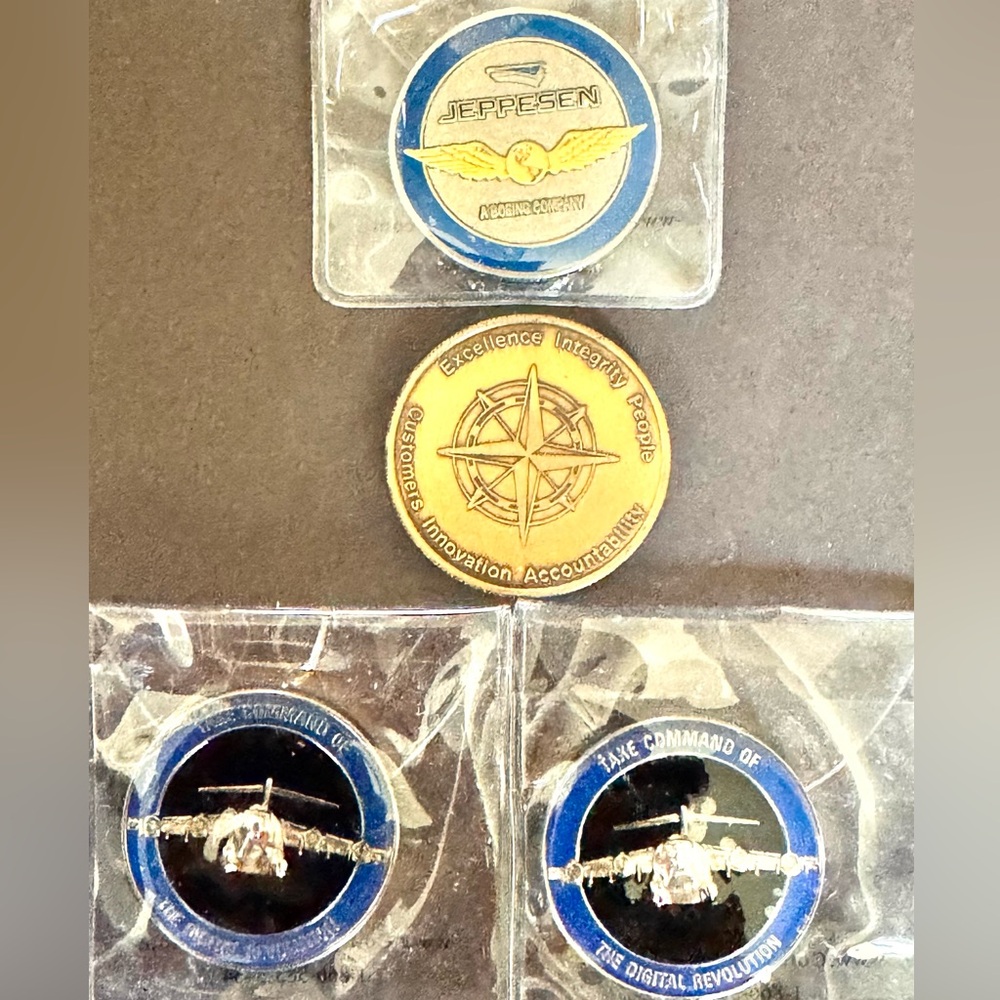 Aviation Rare Boeing Jeppesen 3 Collectible Challenge Coins with pouches Perfect